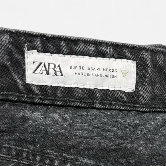 😎 Zara Black Denim Shorts~Women’s Sz 4~High-Rise~Button Fly~Distressed Design - Picture 6 of 8